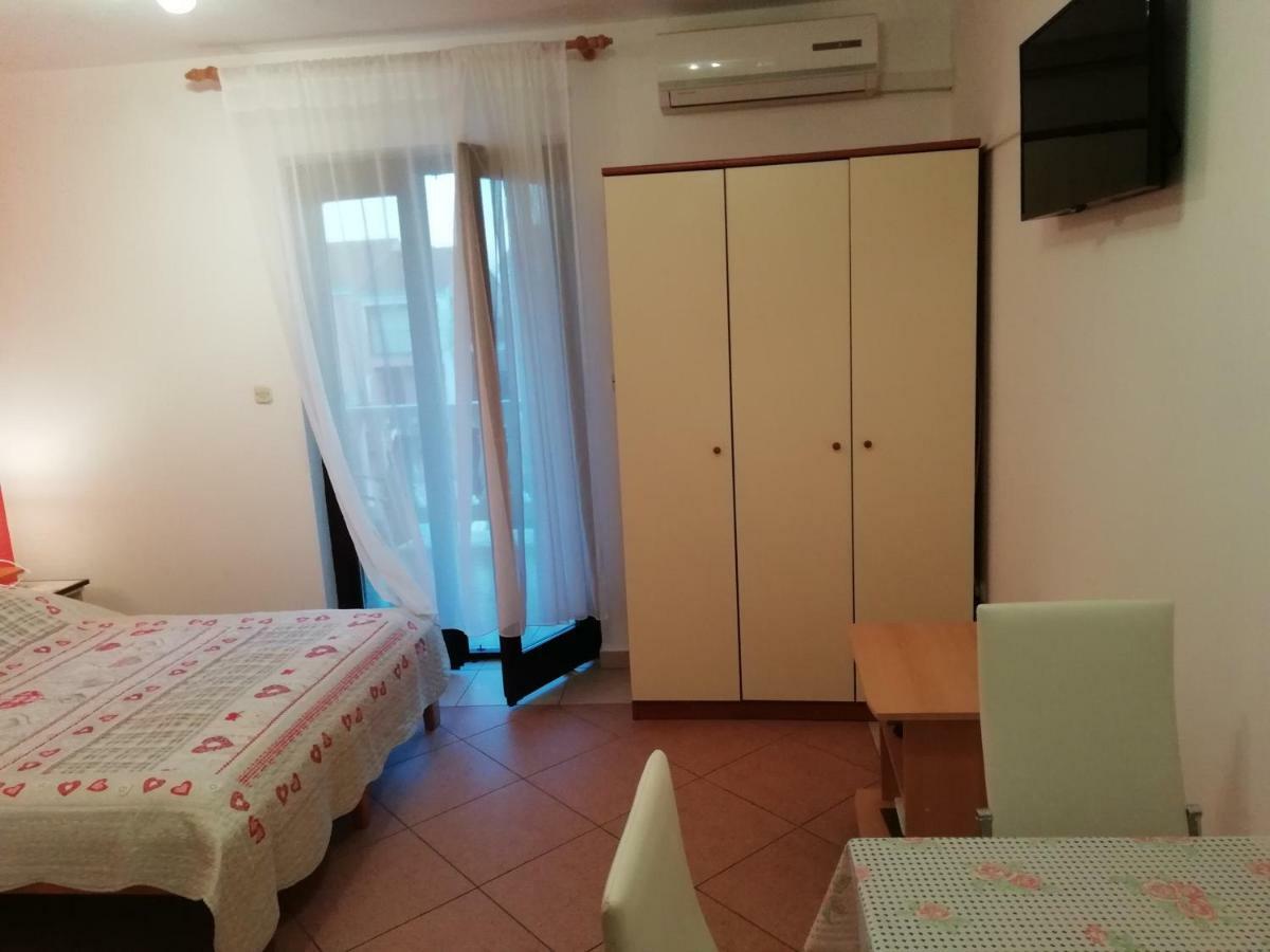Apartment Plavia Biograd Биоград на Мору Екстериор снимка